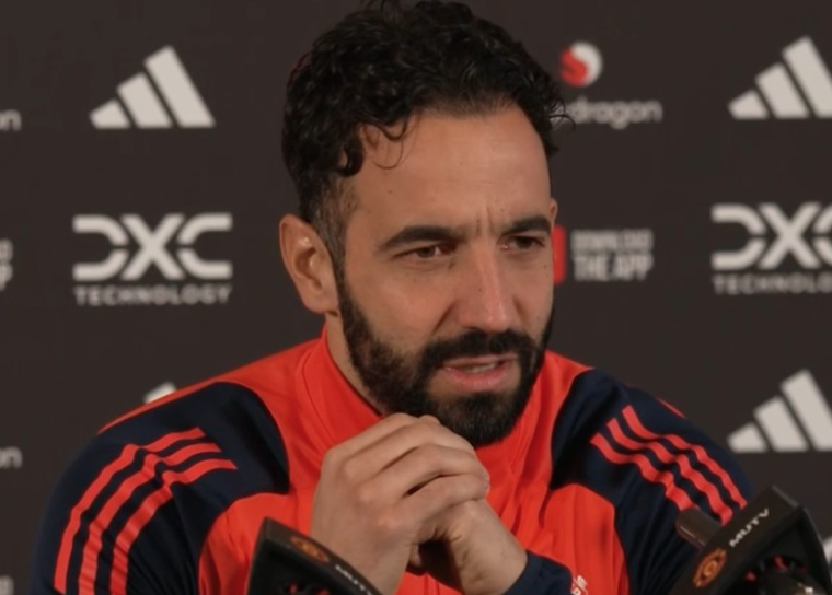 曼联内乱疑云:阿莫林“经理论”激化矛盾,帅位摇摇欲坠